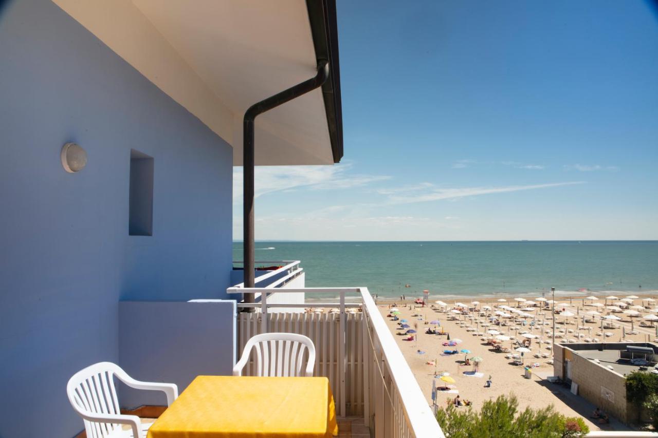 Hotel Pelikan Lignano Sabbiadoro Exterior photo