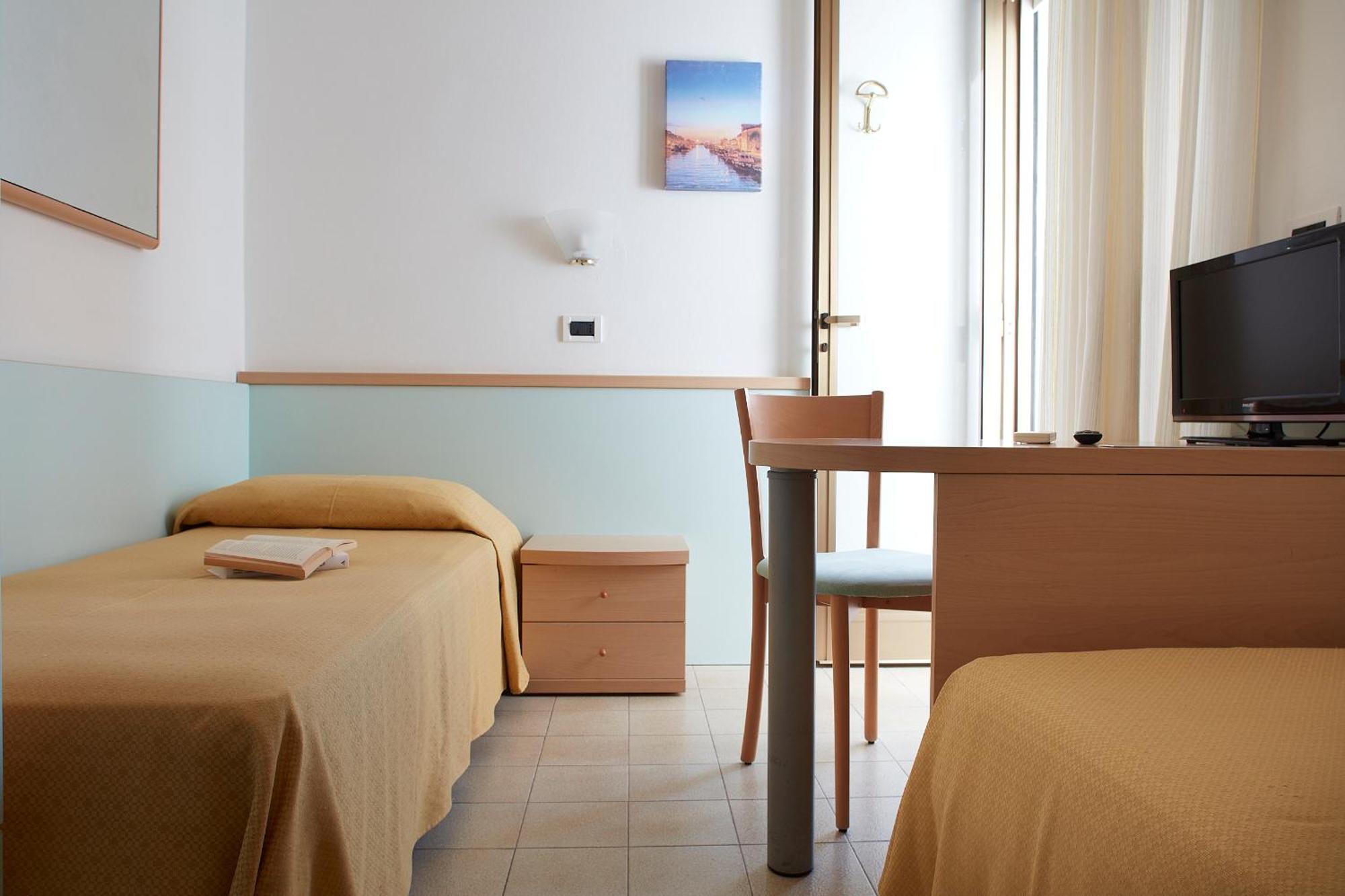 Hotel Pelikan Lignano Sabbiadoro Exterior photo