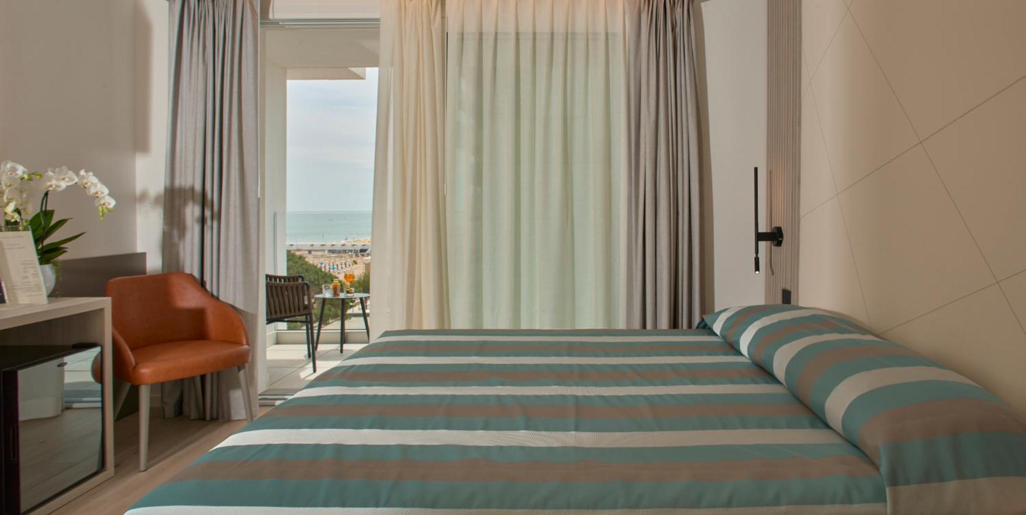 Hotel Pelikan Lignano Sabbiadoro Exterior photo