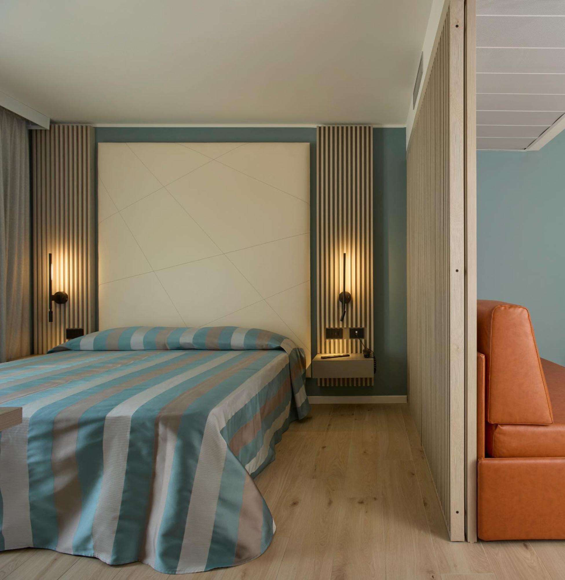 Hotel Pelikan Lignano Sabbiadoro Exterior photo